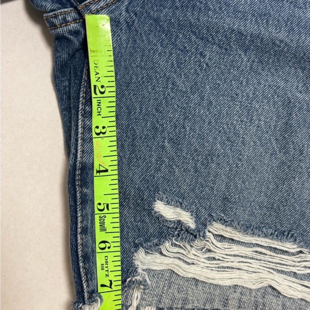 Levi’s 501 90’s Distressed Denim Shorts Women’s Size 31 - Picture 3 of 11